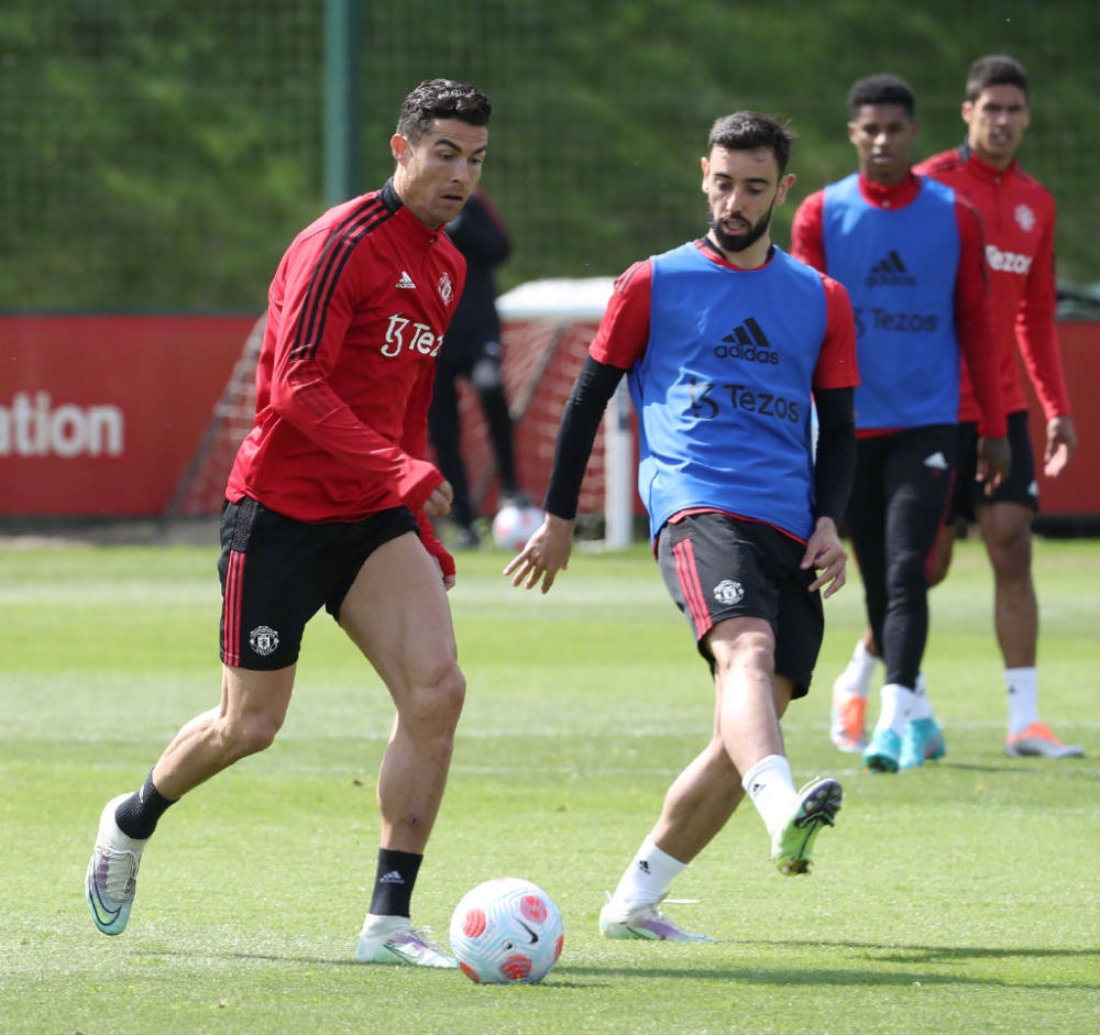 尤为突出 尤为突出