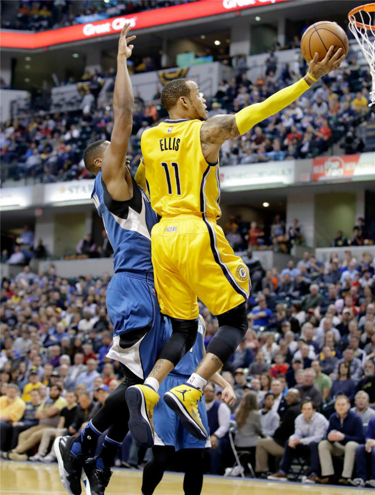 两名可拉长 两名可拉长